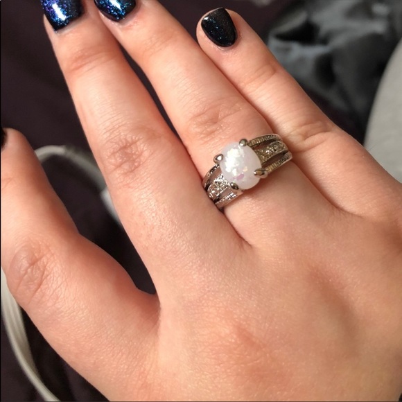 Sterling Silver Opal Ring - Picture 3 of 7